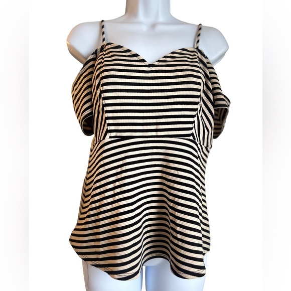 DAYTRIP OFF SHOULDER SWEETHEART NECKLINE STRIPPED BLOUSE - Picture 4 of 5